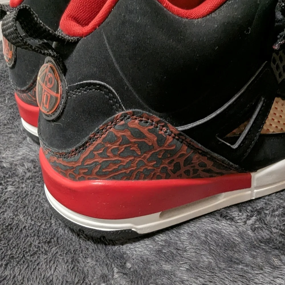 🔥Jordan Spizike Black University Red Cement, Mens 12🔥